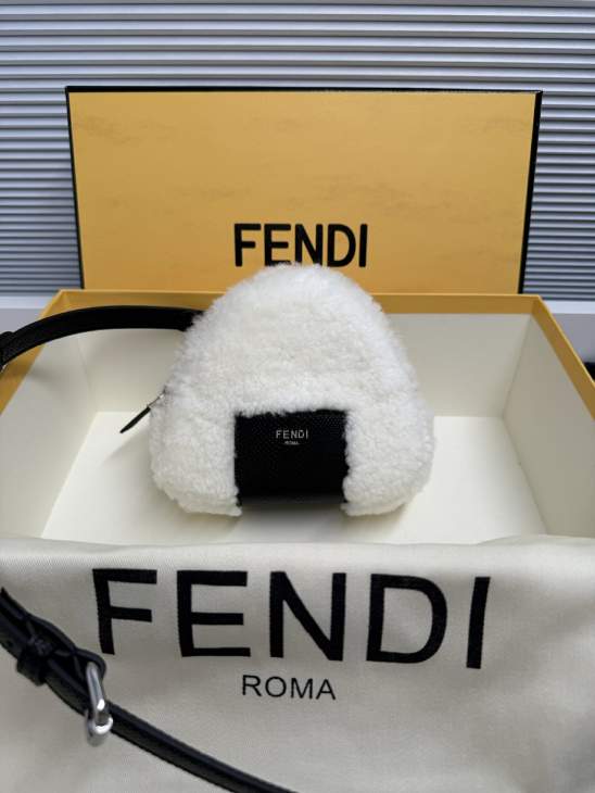 Picture of Fendi Handbags _SKUfw237519968fw